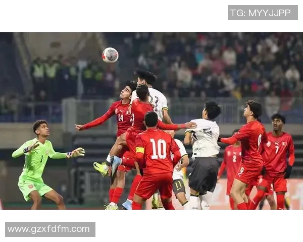 最近风头正劲的足球新星引领赛场风潮 打破纪录展现非凡实力